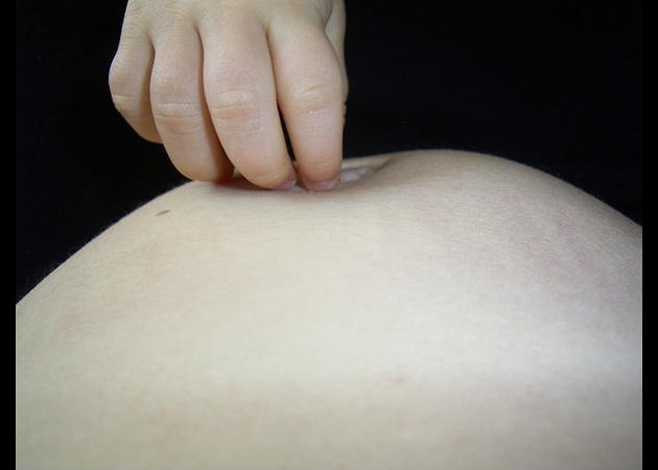 maisounaiton : ventre de femme enceinte